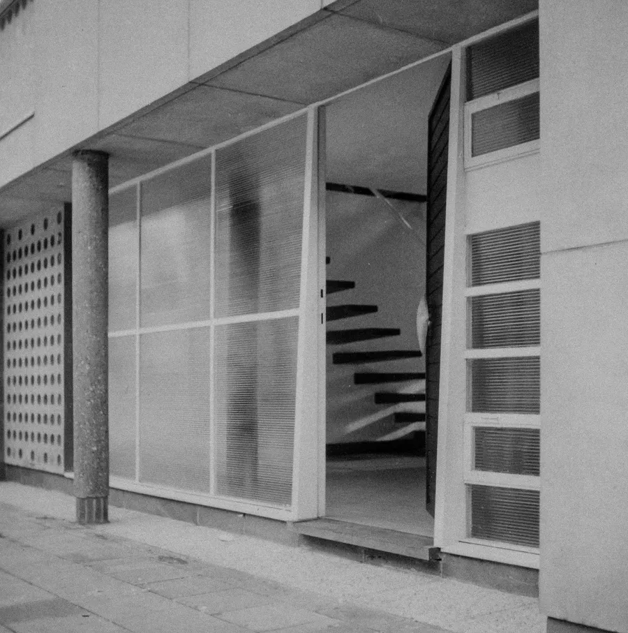 signature floating staircase - house Spruyt -1956 - Vilvoorde